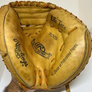 Rawlings RCM33 LT Toe RHT catchers mitt